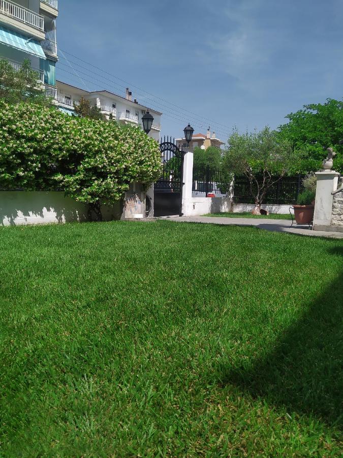 A Majestic Elegant House With A Garden Apartment Peraía Екстериор снимка