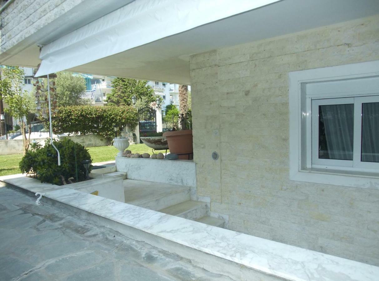 A Majestic Elegant House With A Garden Apartment Peraía Екстериор снимка