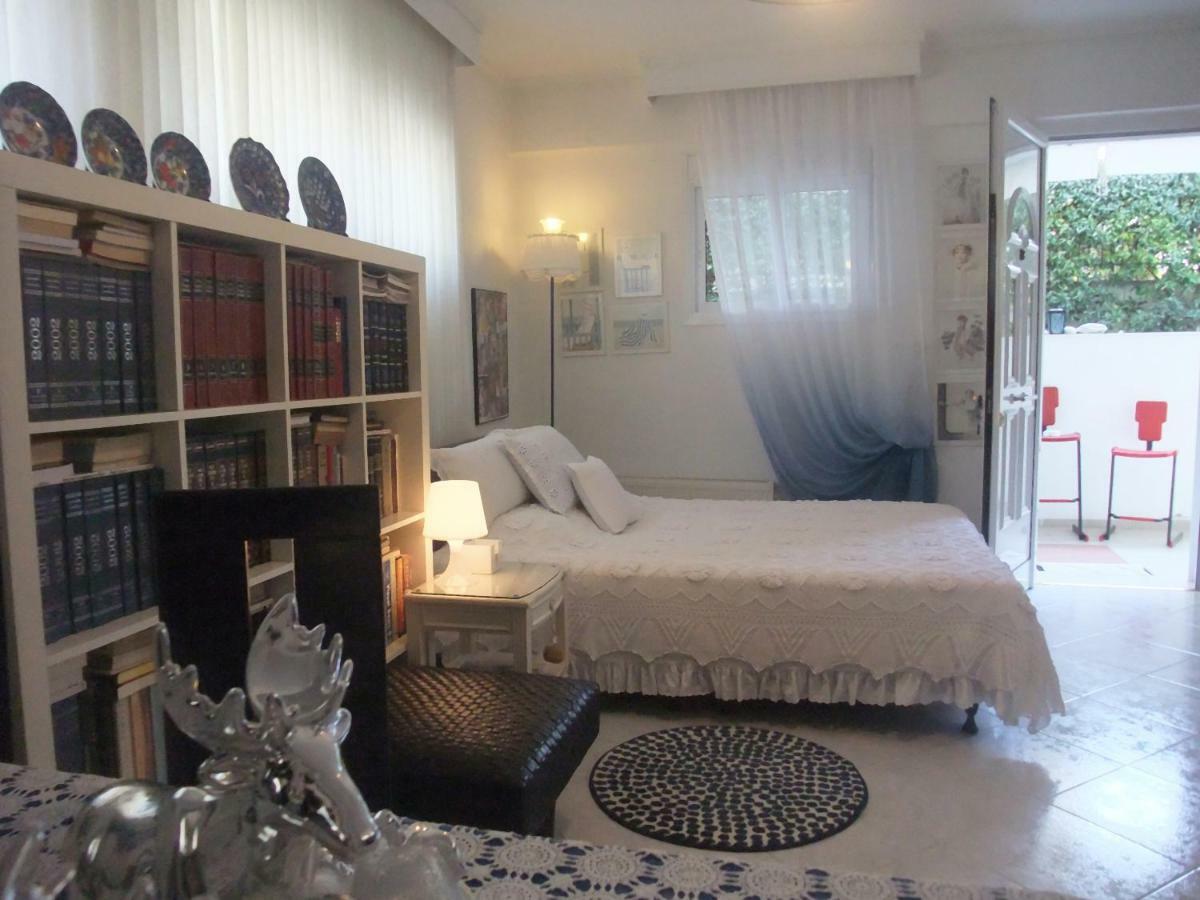 A Majestic Elegant House With A Garden Apartment Peraía Екстериор снимка